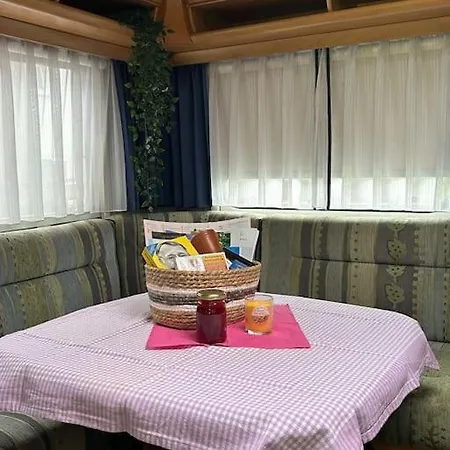 Appartement Schlaflodge Wohnwagen In Idyllischer
