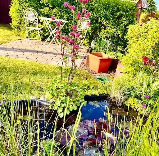 Schlaflodge Wohnwagen In Idyllischer